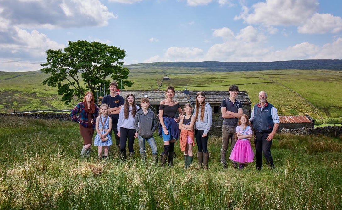 Our Farm Next Door: Amanda, Clive And Kids